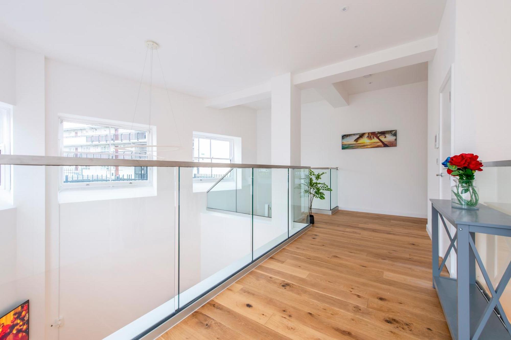 Exquisite 3Br Duplex Period Conversion, Air-Con & Amenities London Luaran gambar