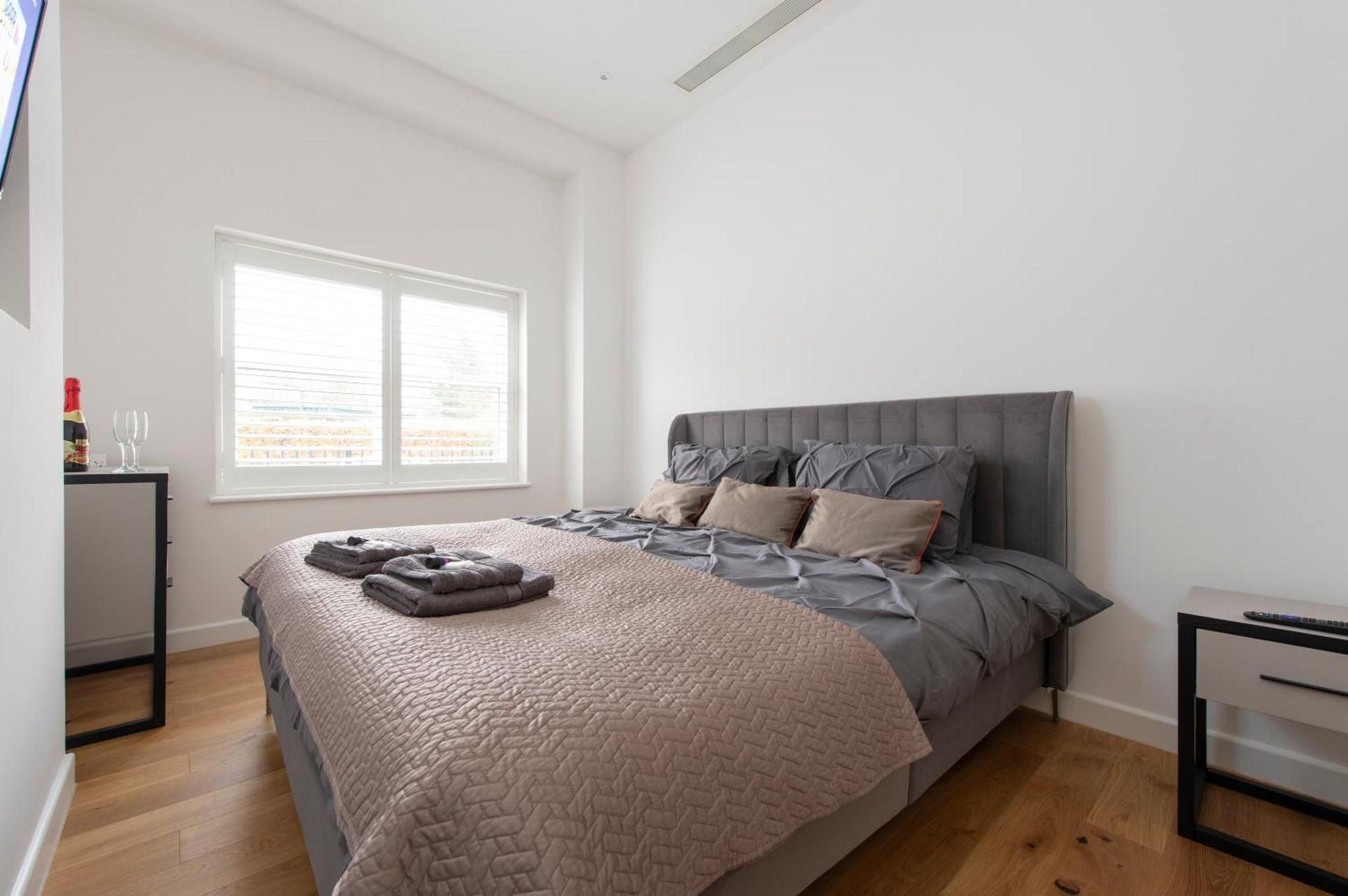 Exquisite 3Br Duplex Period Conversion, Air-Con & Amenities London Luaran gambar