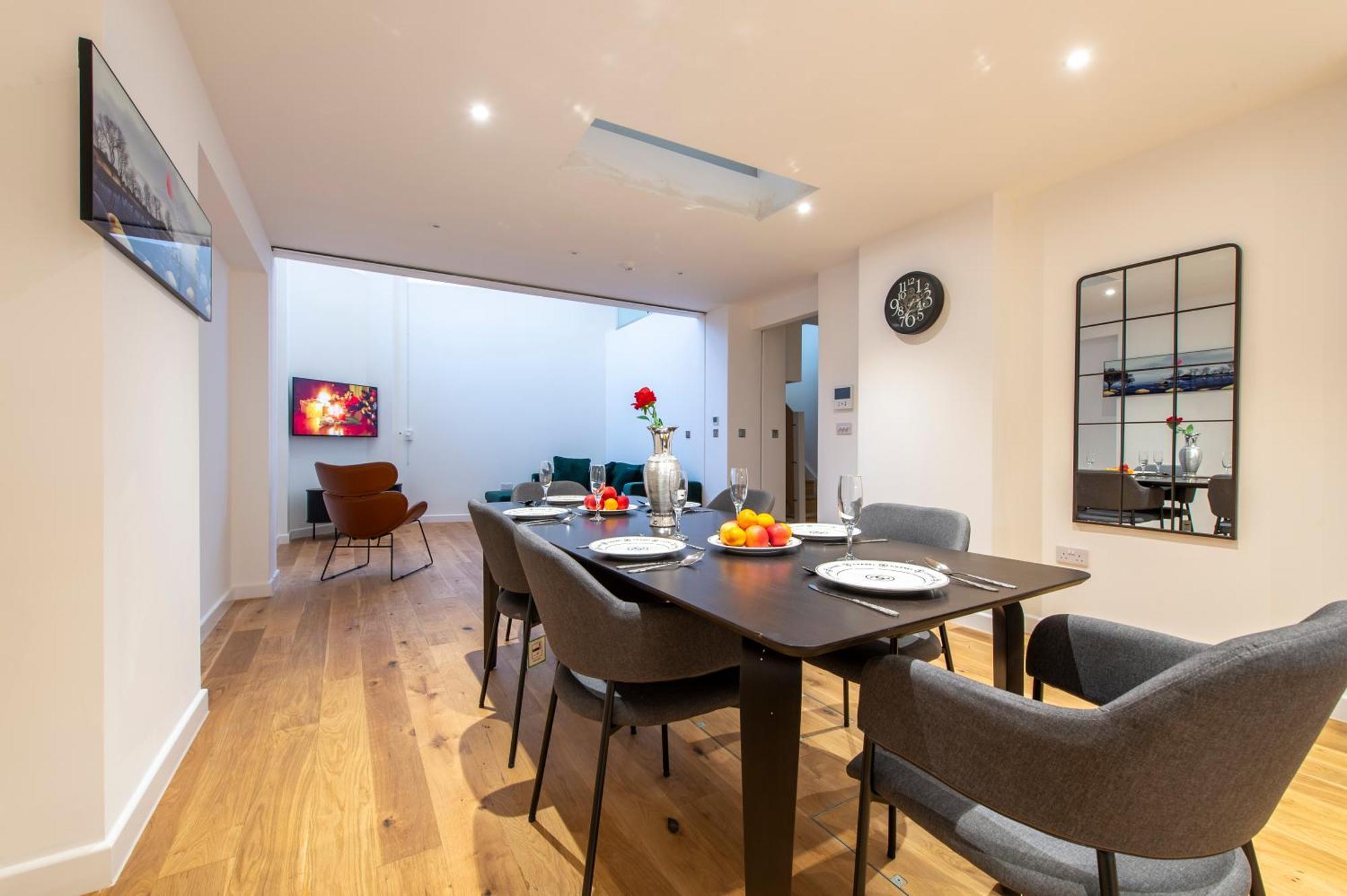 Exquisite 3Br Duplex Period Conversion, Air-Con & Amenities London Luaran gambar