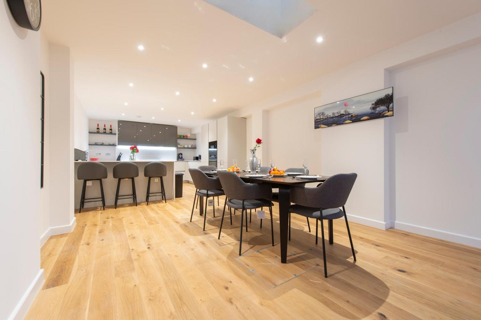 Exquisite 3Br Duplex Period Conversion, Air-Con & Amenities London Luaran gambar